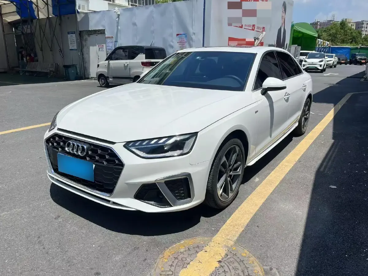 2022 Audi A4L 2.0T 190HP L4 7DCT