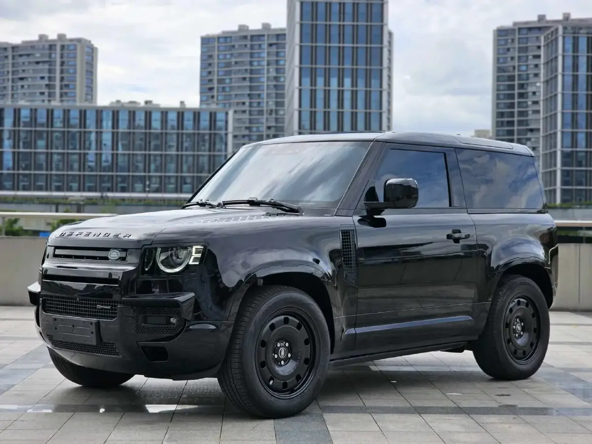 2023 Land Rover Defender 2.0T 300HP L4 8AT