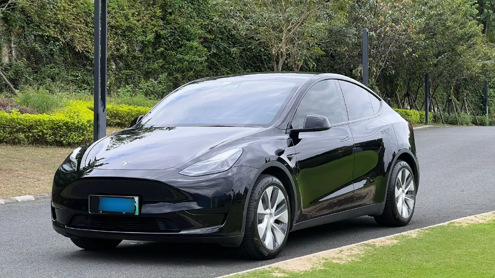 2022 Tesla Model Y BEV 60KWH