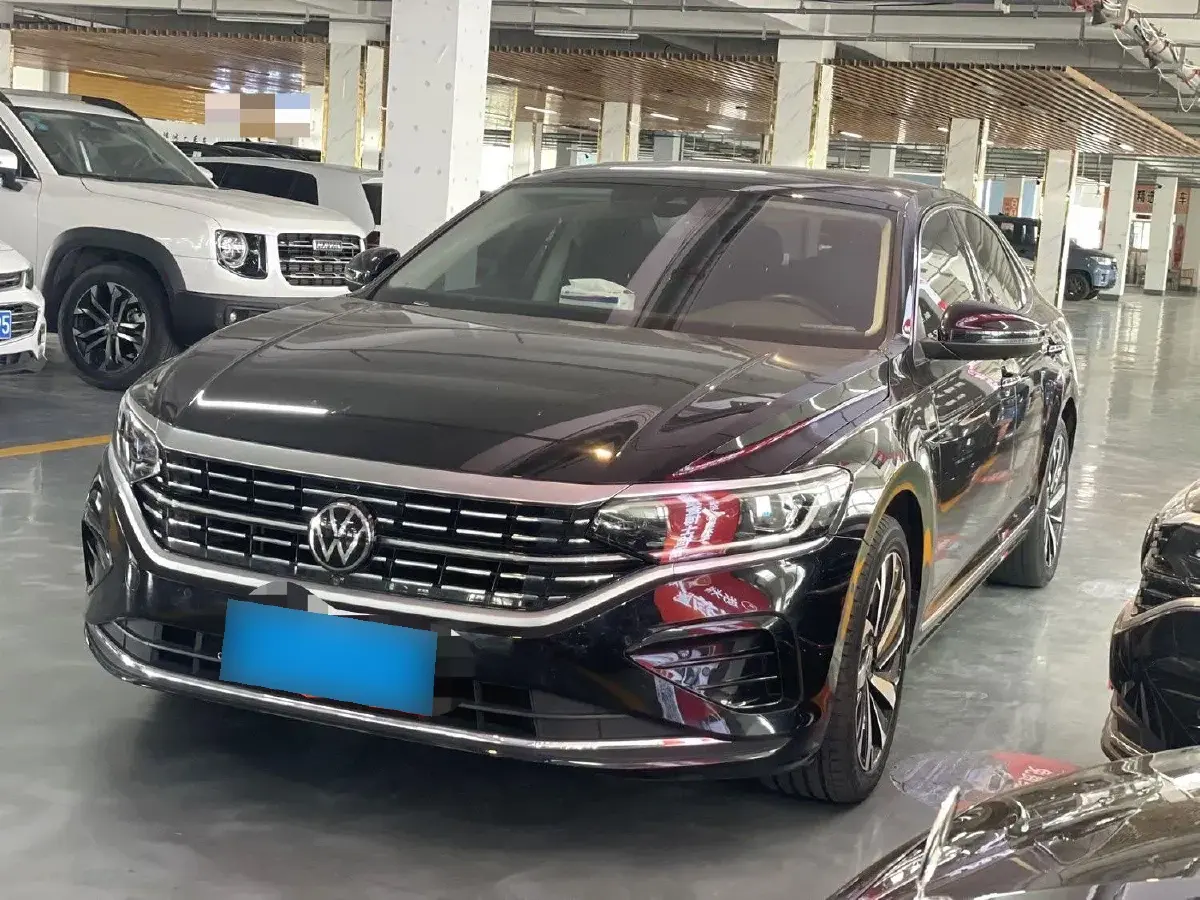 2023 Volkswagen Passat 2.0T 186HP L4 7DCT