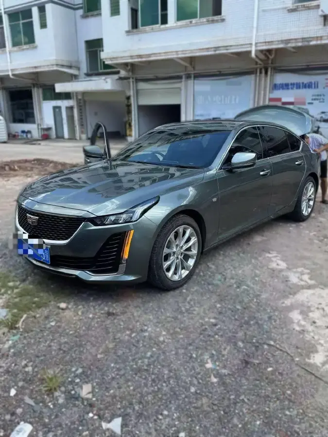 2023 Cadillac CT5 2.0T 237HP L4 10AT