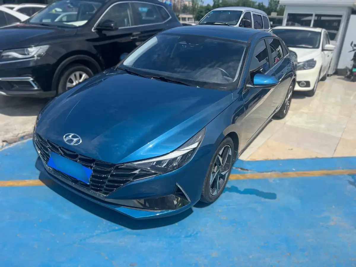 2022 Hyundai Elantra 1.5L 115HP L4 CVT