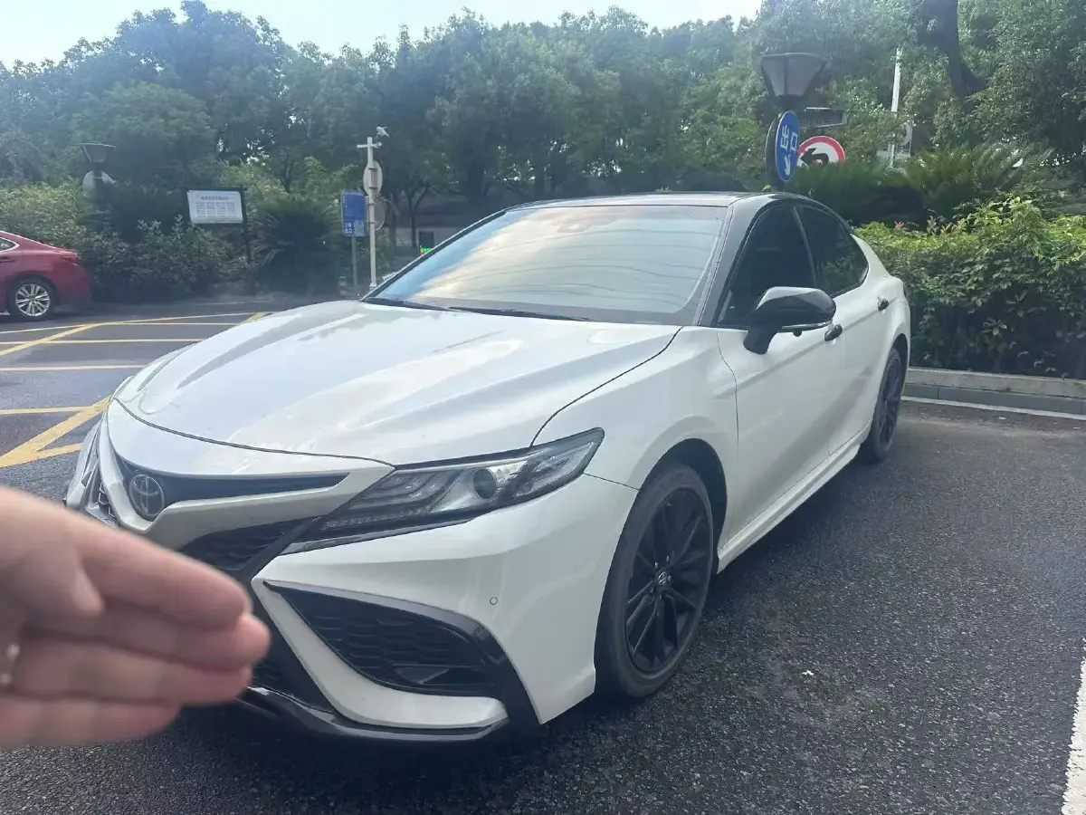 2021 Toyota Camry 2.5L 209HP L4 8AT