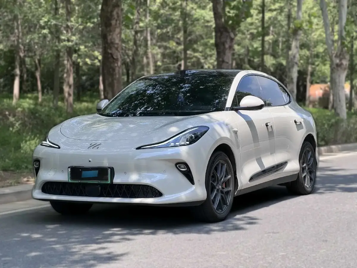 2025 IM LS6 BEV 75KWH