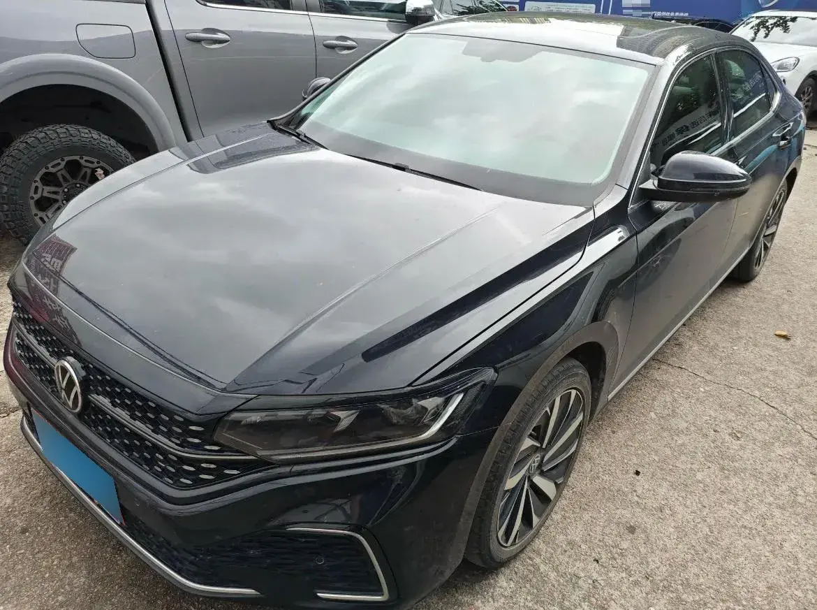 2022 Volkswagen Passat 2.0T 186HP L4 7DCT