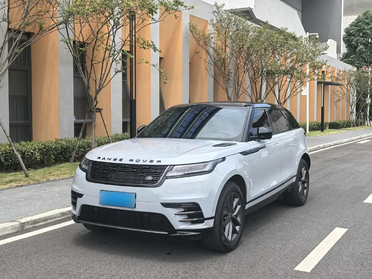 2024 Land Rover Range Rover Velar 2.0T 250HP L4 8AT