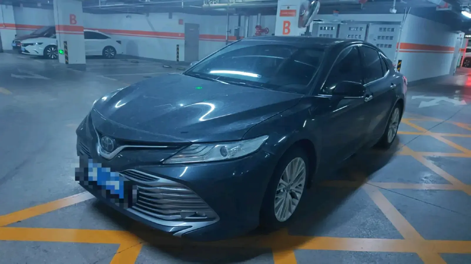 2019 Toyota Camry 2.5L 209HP L4 8AT