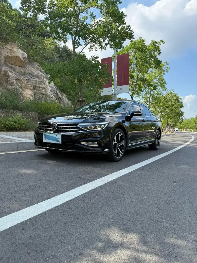 2023 Volkswagen Magotan 2.0T 186HP L4 7DCT