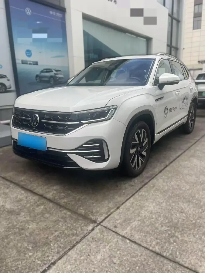 2023 Volkswagen Tayron 2.0T 220HP L4 7DCT