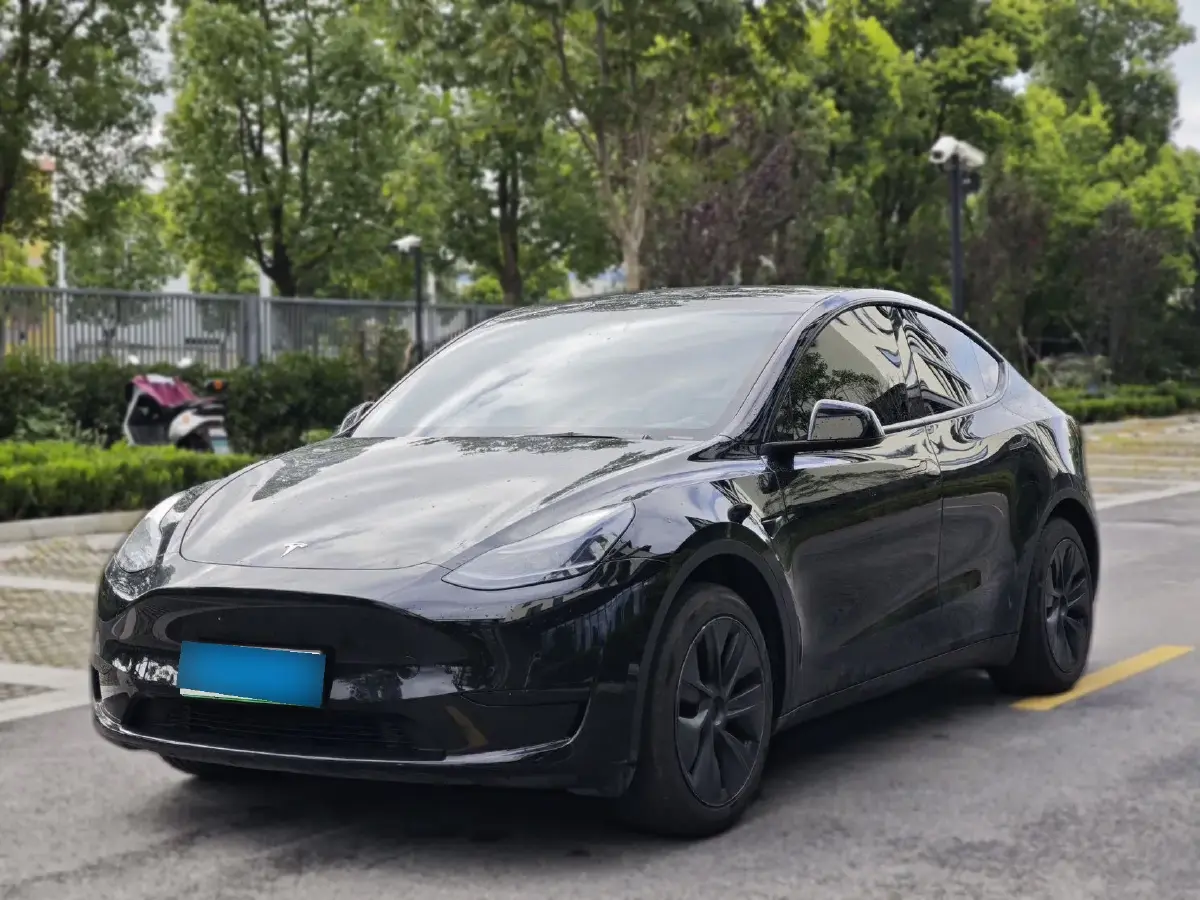 2023 Tesla Model Y BEV 60KWH