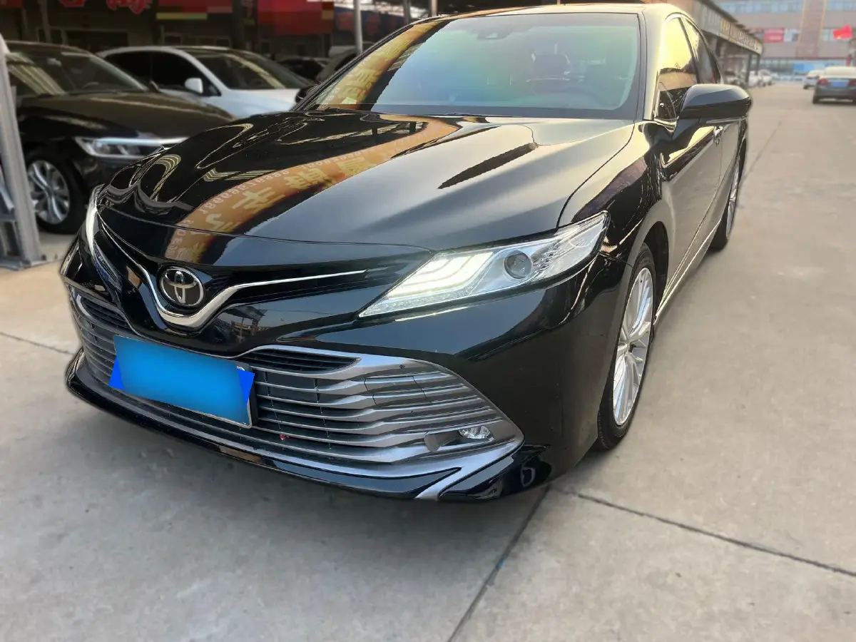 2019 Toyota Camry 2.5L 209HP L4 8AT