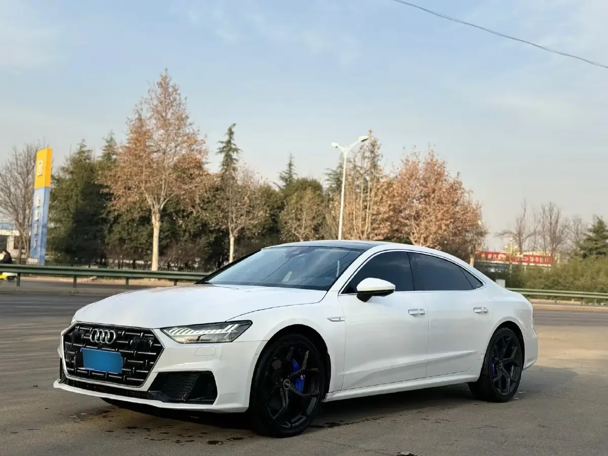 2022 Audi A7L 2.0T 245HP L4 7DCT