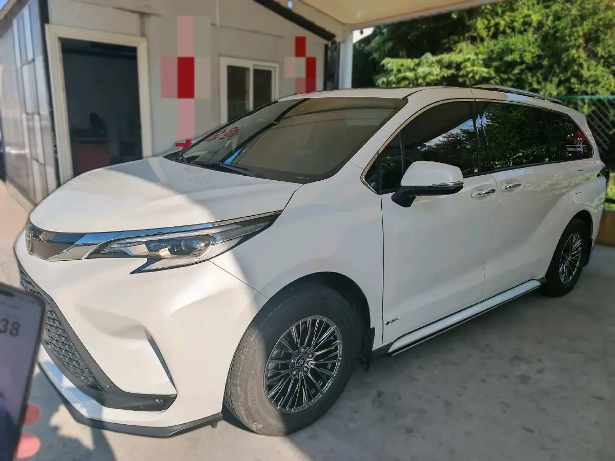 2024 Toyota Granvia 2.5L 189HP L4 E-CVT Hybrid