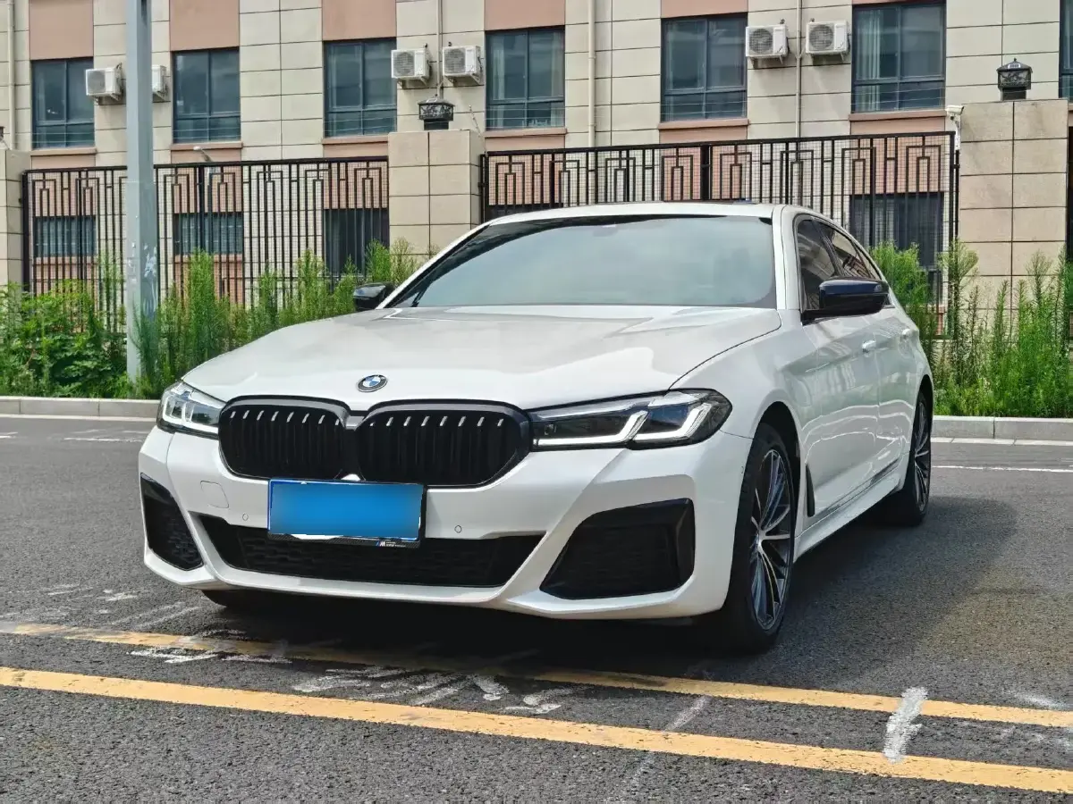 2023 BMW 5 Series 2.0T 245HP L4 8AT