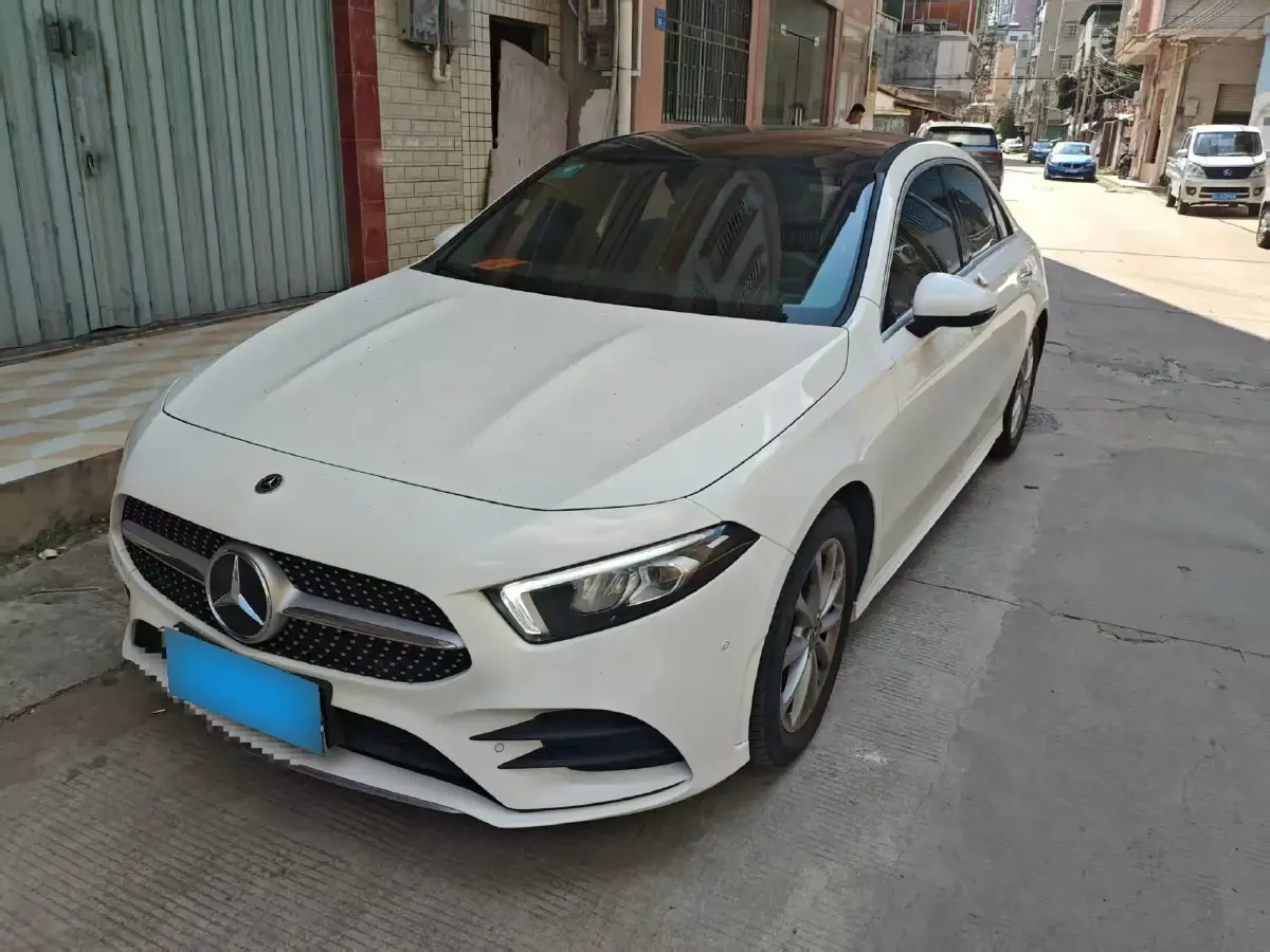 2022 Mercedes-Benz A Class 1.3T 163HP L4 7DCT