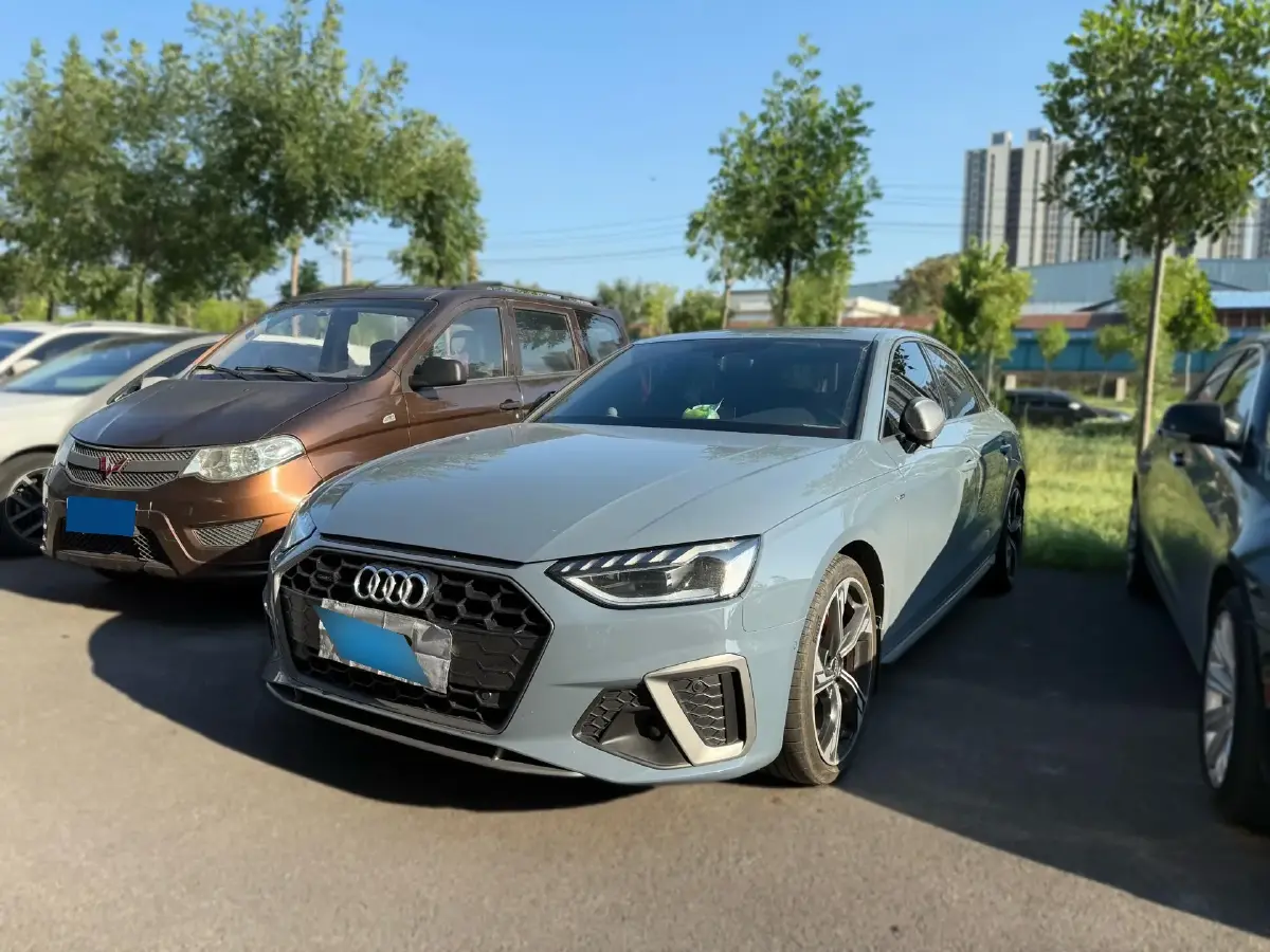 2022 Audi A4L 2.0T 190HP L4 7DCT