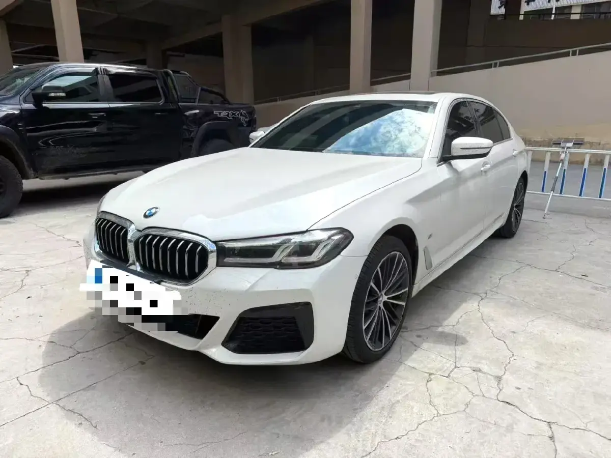 2023 BMW 5 Series 2.0T 245HP L4 8AT