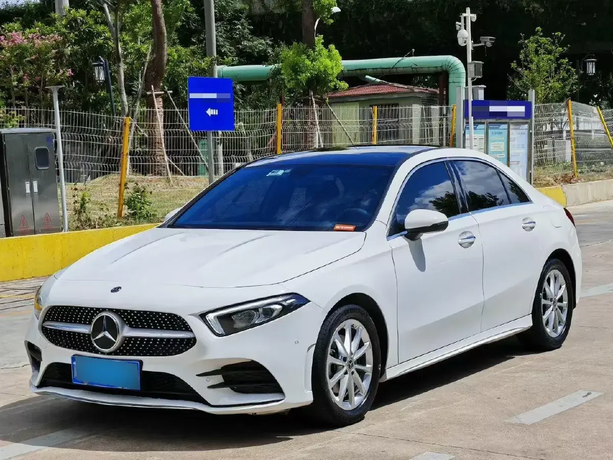 2020 Mercedes-Benz A Class 1.3T 163HP L4 7DCT