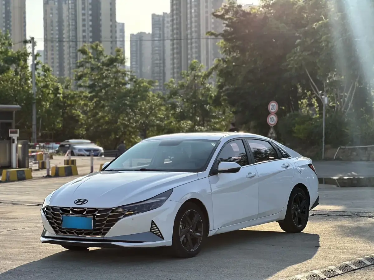 2021 Hyundai Elantra 1.5L 115HP L4 CVT