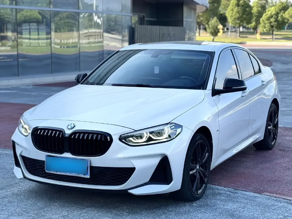 2022 BMW 1 Series 2.0T 192HP L4 7DCT