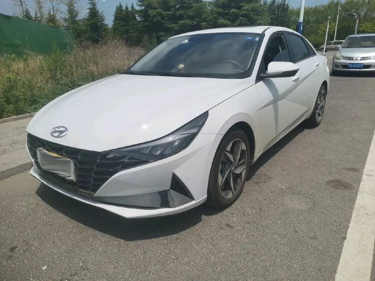 2023 Hyundai Elantra 1.5L 115HP L4 CVT