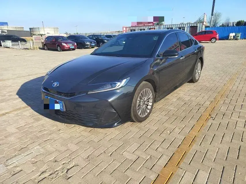 2024 Toyota Camry 2.0L 152HP L4 E-CVT Hybrid