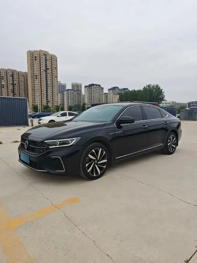 2022 Volkswagen Passat 2.0T 186HP L4 7DCT