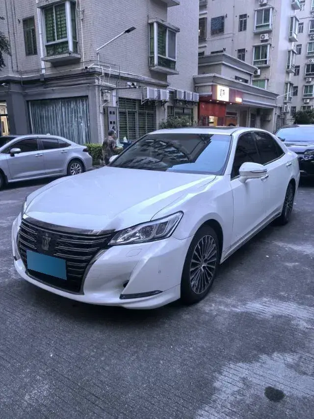 2017 Toyota Crown 2.0T 235HP L4 8AT