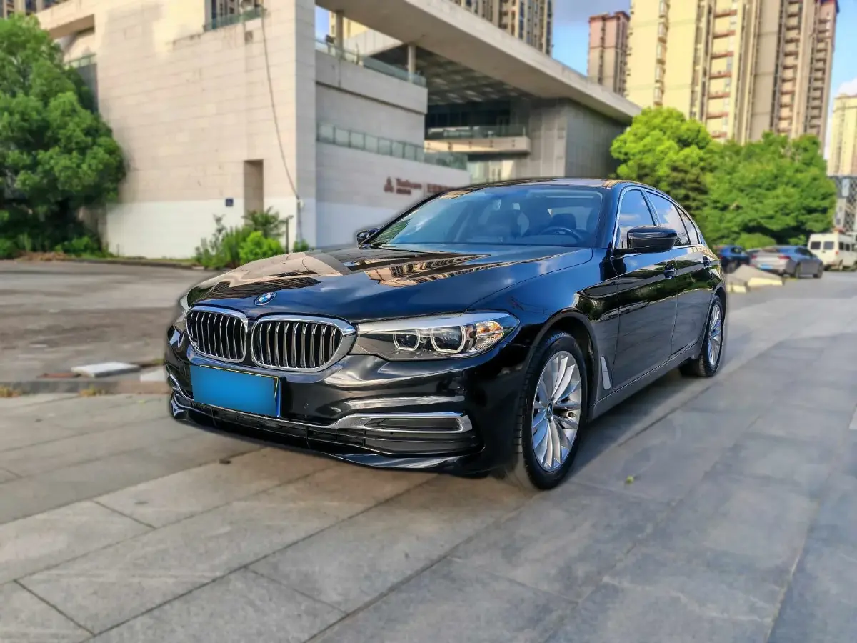 2020 BMW 5 Series 2.0T 184HP L4 8AT