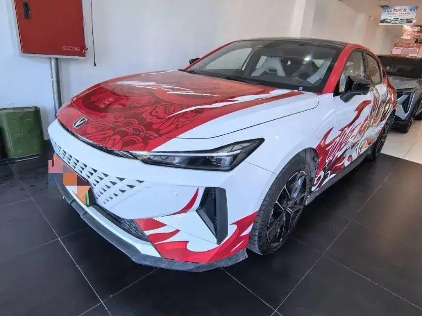 2024 ChangAn UNI-V iDD 1.5L 110HP L4 E-CVT PHEV 18.99KWH