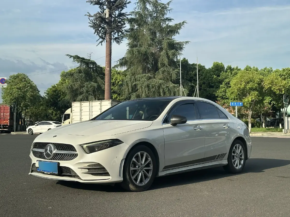 2021 Mercedes-Benz A Class 1.3T 163HP L4 7DCT