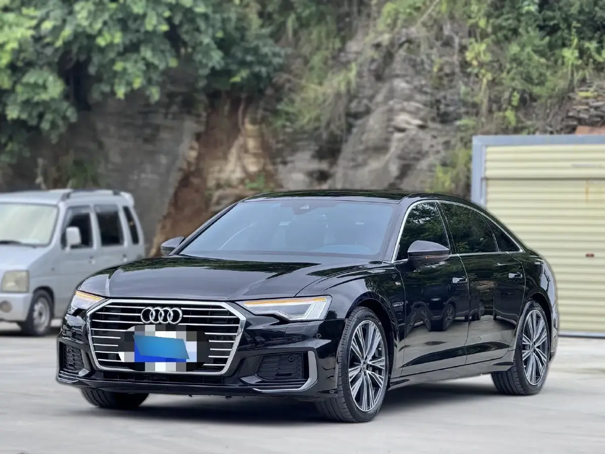 2022 Audi A6L 2.0T 190HP L4 7DCT