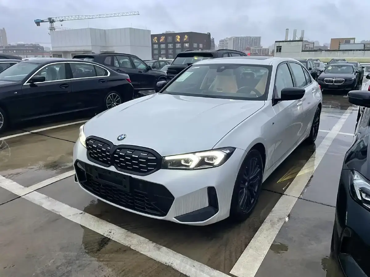 2024 BMW 3 Series 2.0T 184HP L4 8AT