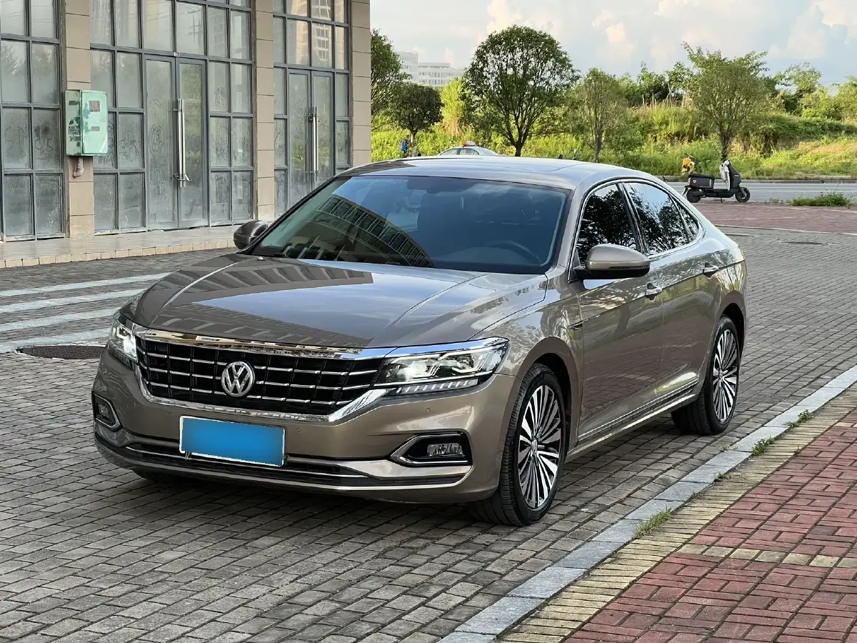 2020 Volkswagen Passat 2.0T 186HP L4 7DCT