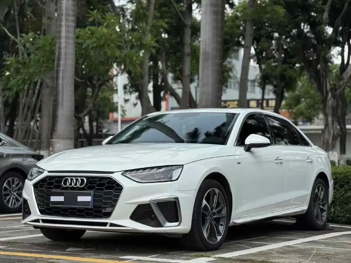 2022 Audi A4L 2.0T 190HP L4 7DCT