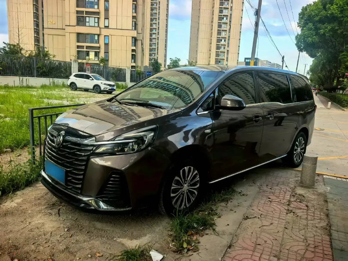 2022 Buick GL8 2.0T 237HP L4 9AT