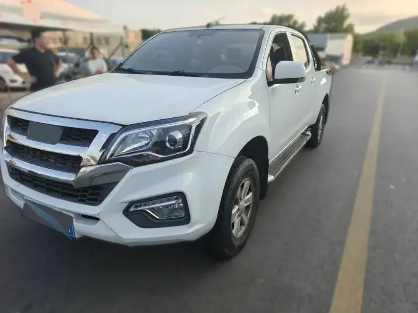 2022 Isuzu Jim 2.8T 120HP L4 5MT