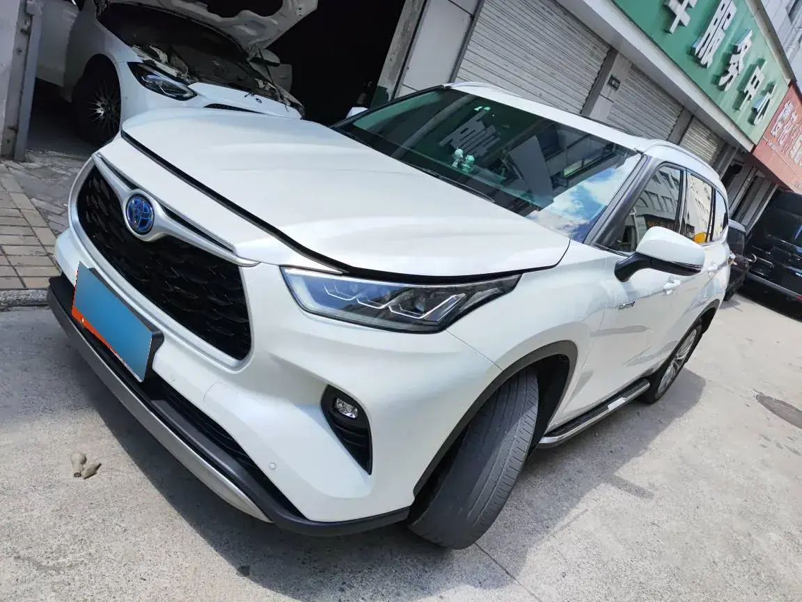 2022 Toyota Highlander 2.5L 192HP L4 E-CVT Hybrid
