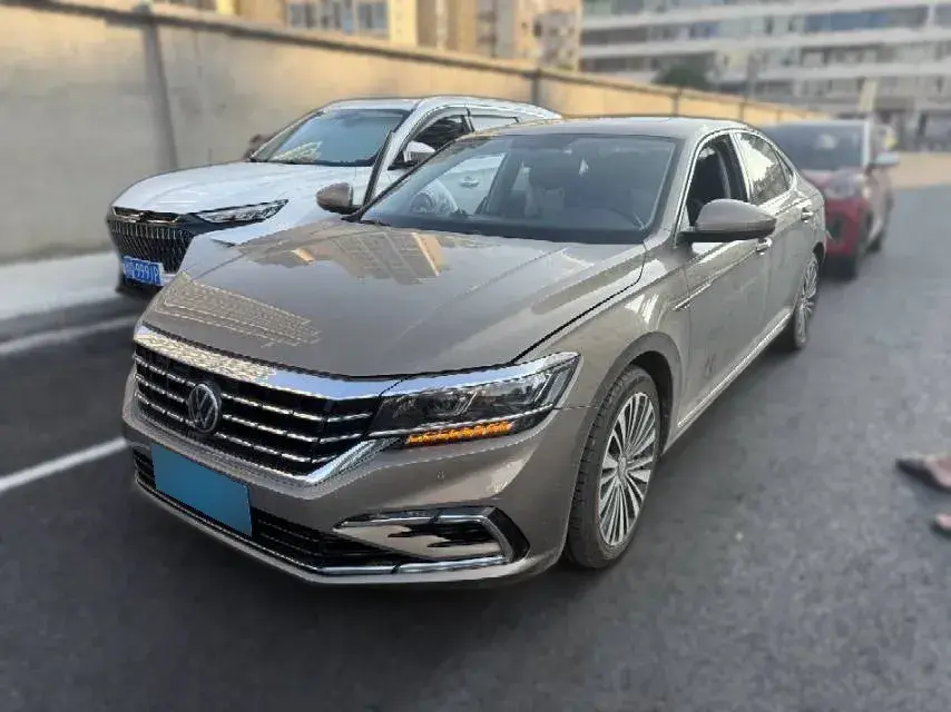2021 Volkswagen Passat 2.0T 186HP L4 7DCT