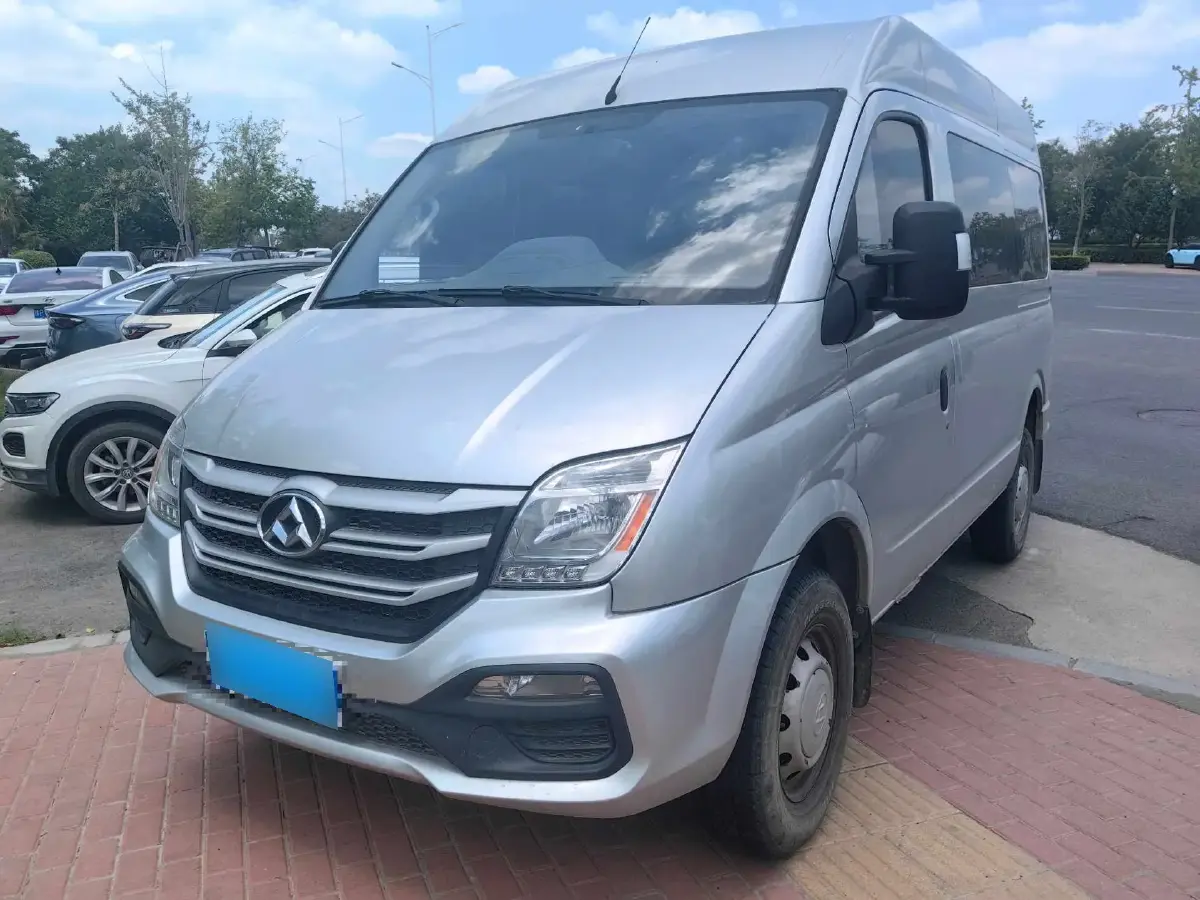 2018 MAXUS XinTu V80 2.5T 136HP L4 6AMT