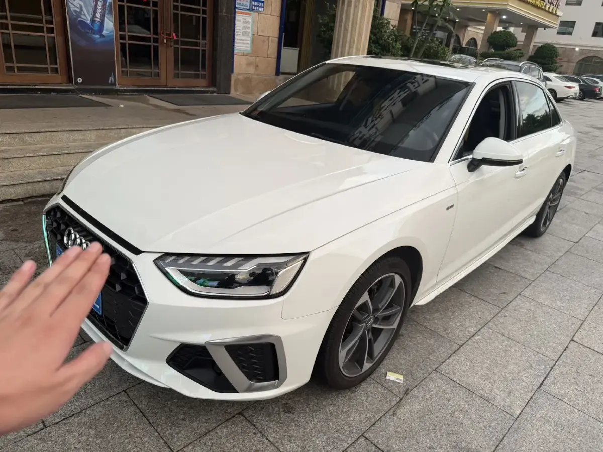 2020 Audi A4L 2.0T 150HP L4 7DCT