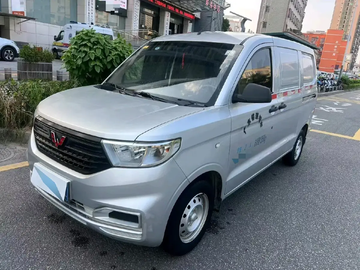 2019 WuLing HongGuang Plus 1.5T 147HP L4 6MT