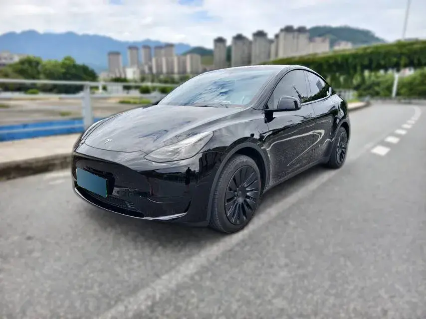 2023 Tesla Model Y BEV 60KWH