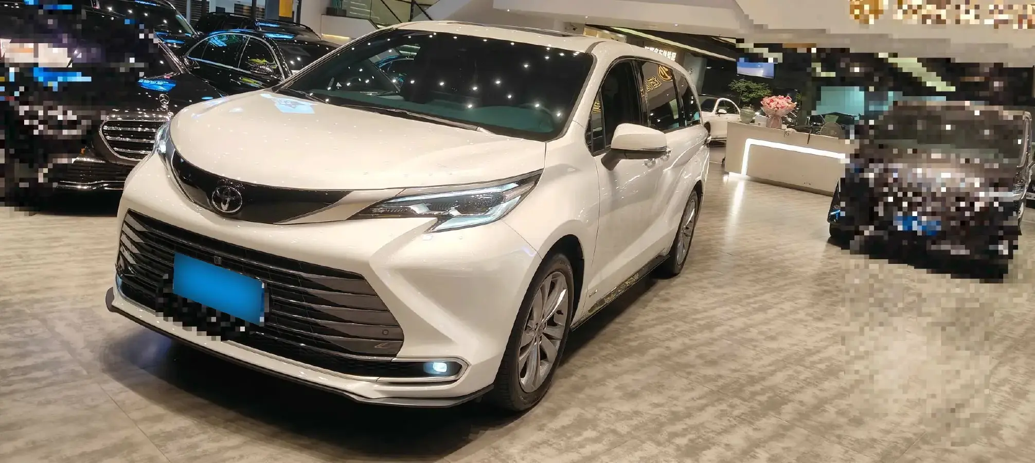 2024 Toyota Sienna 2.5L 189HP L4 E-CVT Hybrid