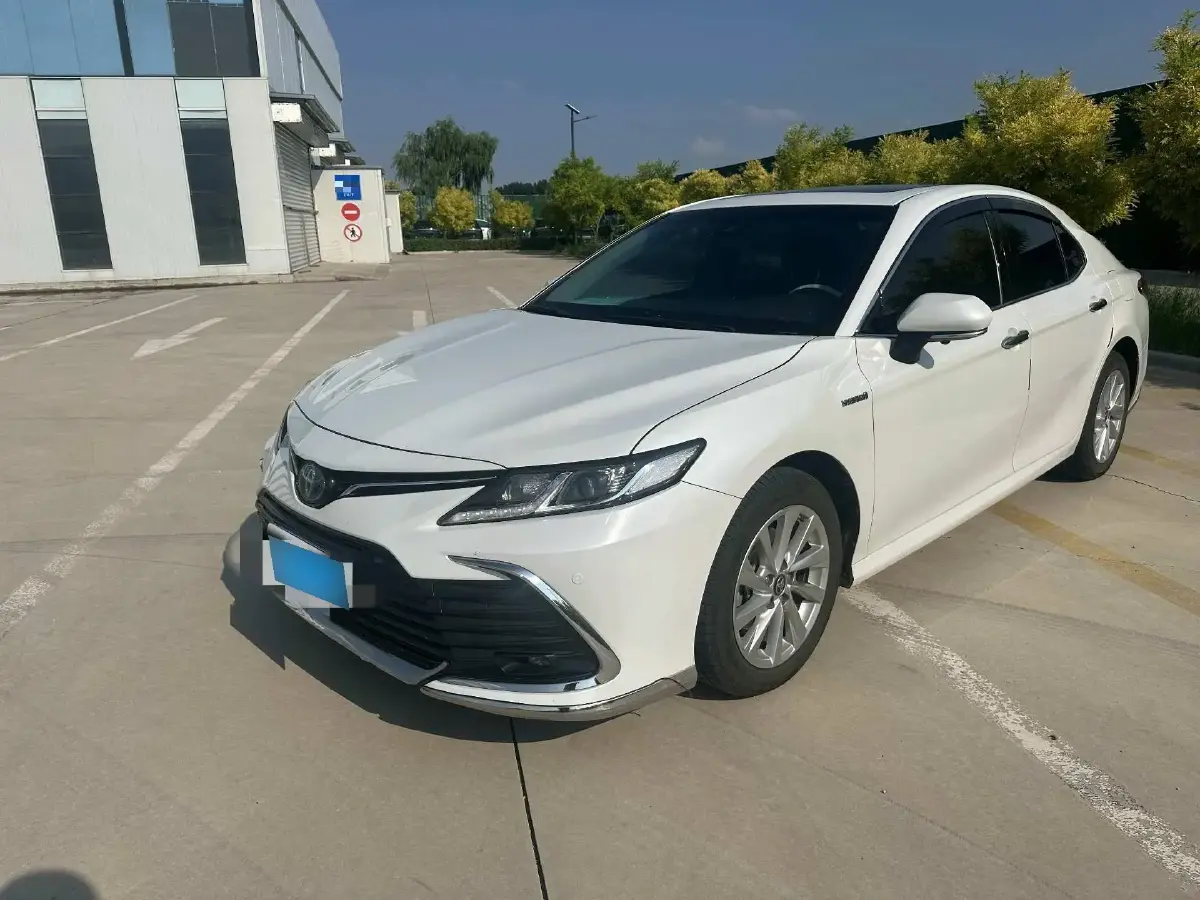 2021 Toyota Camry 2.5L 178HP L4 E-CVT Hybrid