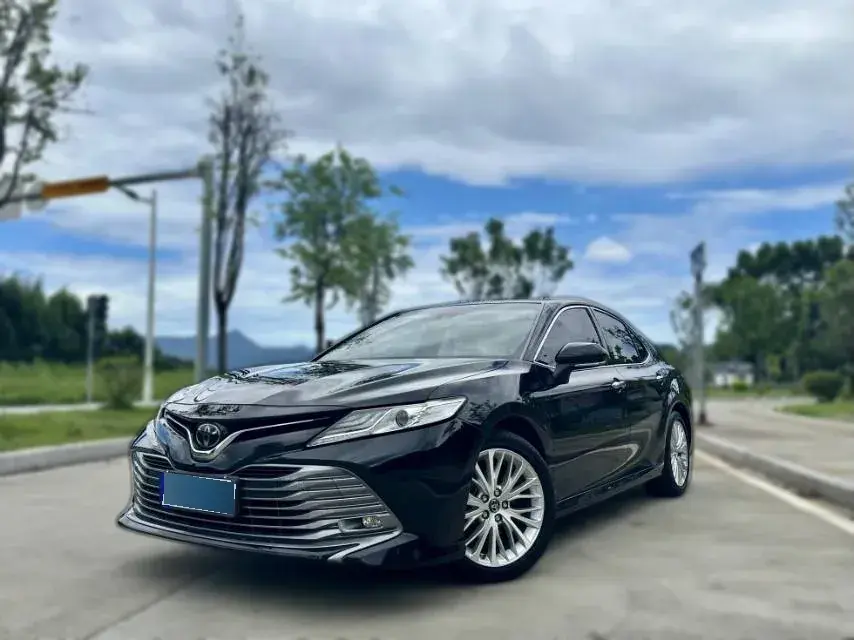 2019 Toyota Camry 2.5L 209HP L4 8AT