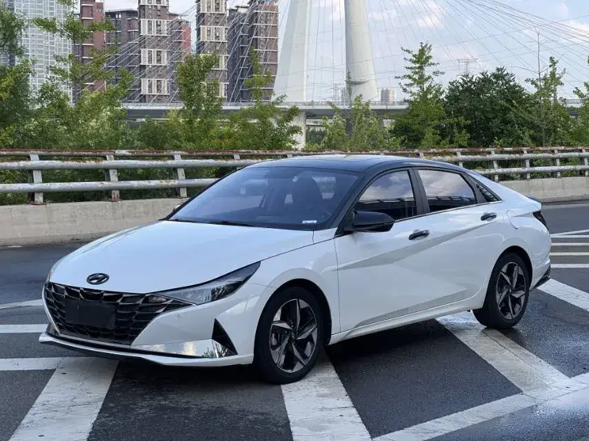 2022 Hyundai Elantra 1.5L 115HP L4 CVT