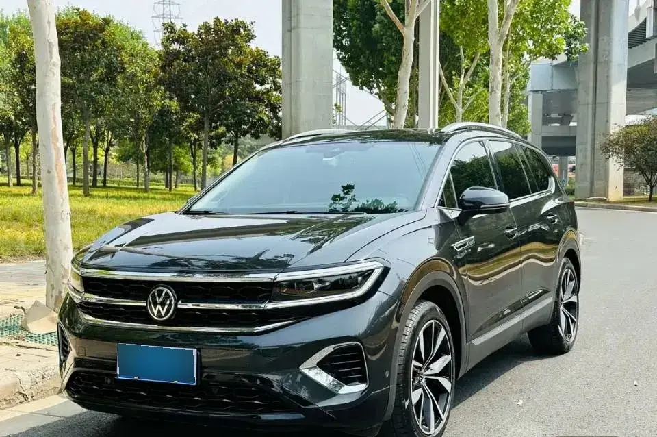 2021 Volkswagen Talagon 2.5T 299HP V6 7DCT