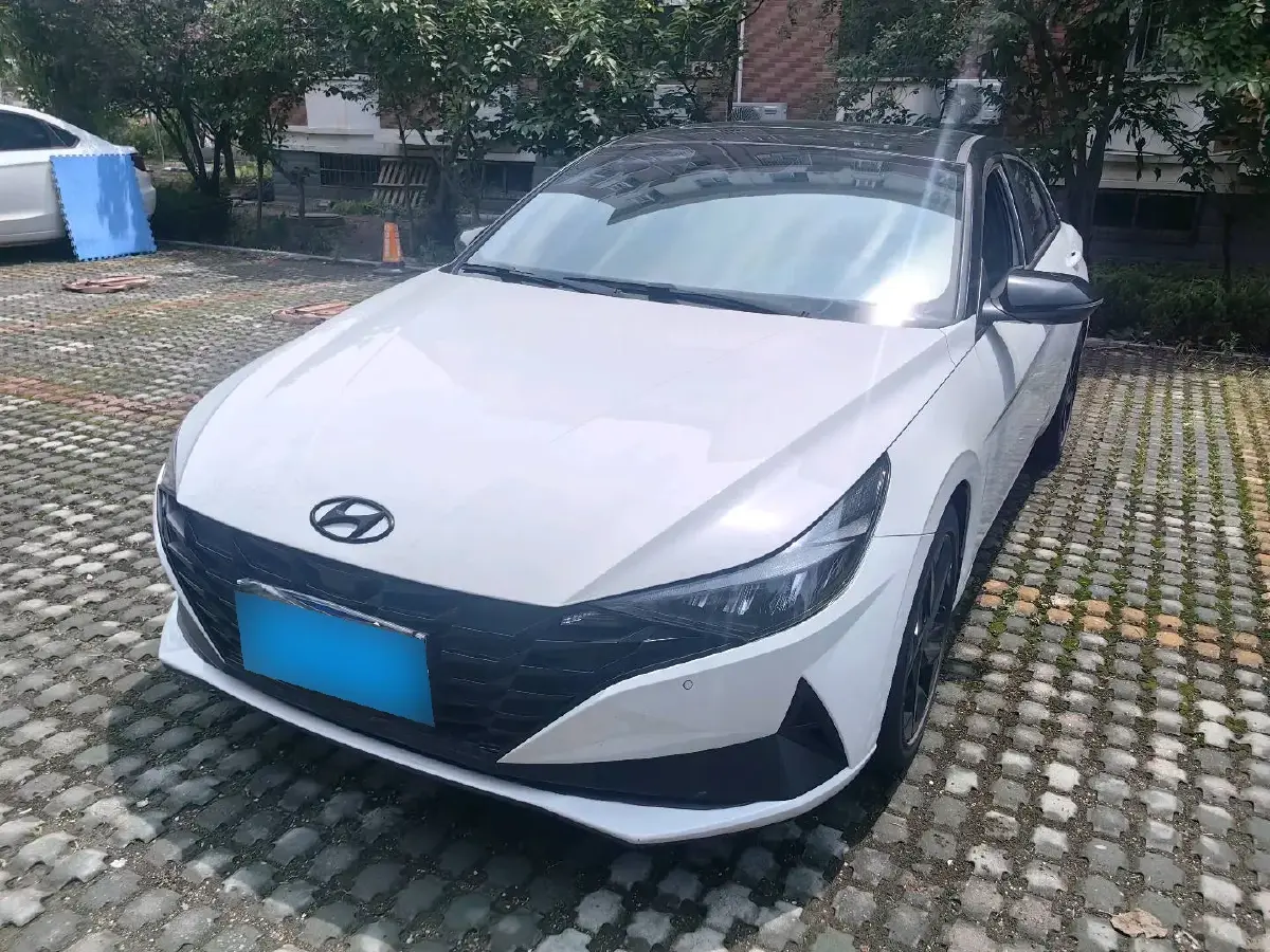 2022 Hyundai Elantra 1.5L 115HP L4 CVT