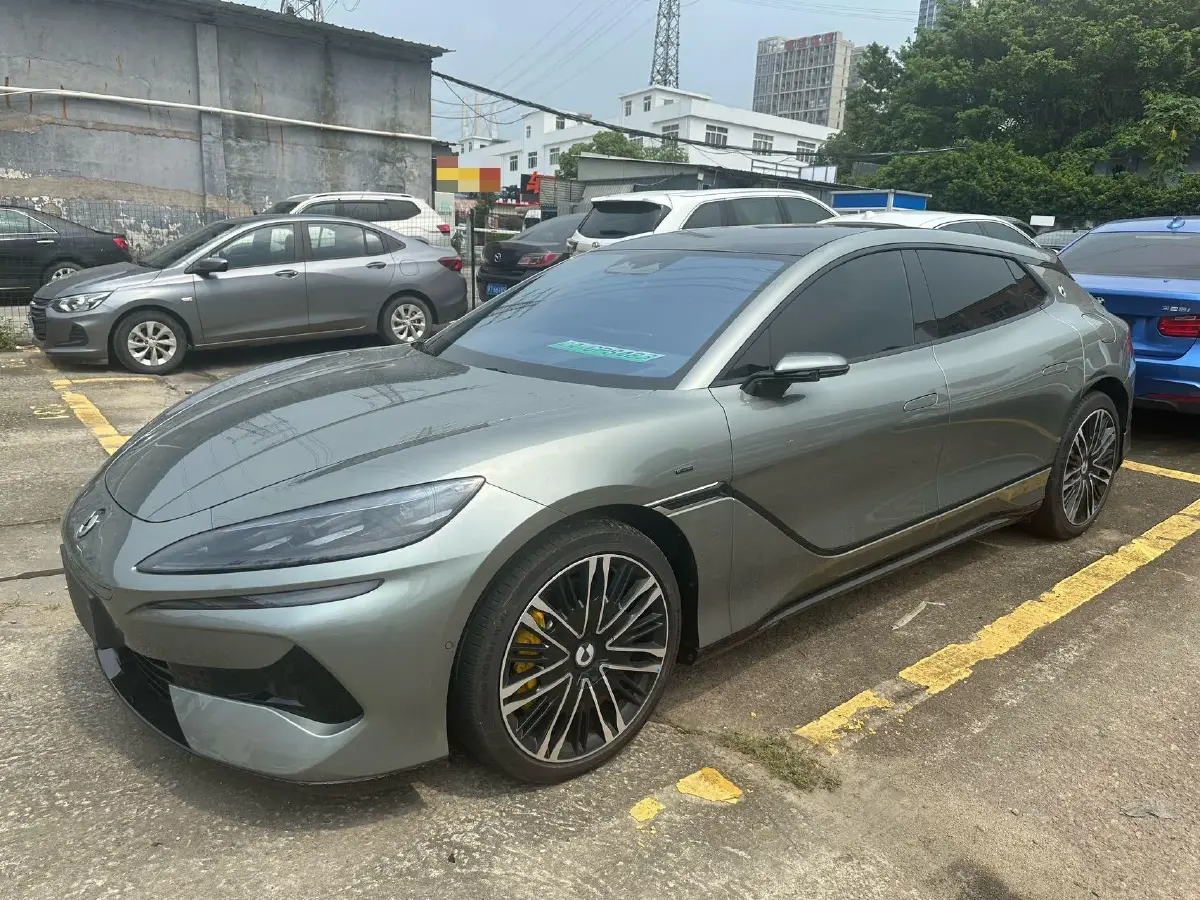 2024 Denza DenzaZ9GT 2.0T 207HP L4 E-CVT PHEV 38.5KWH